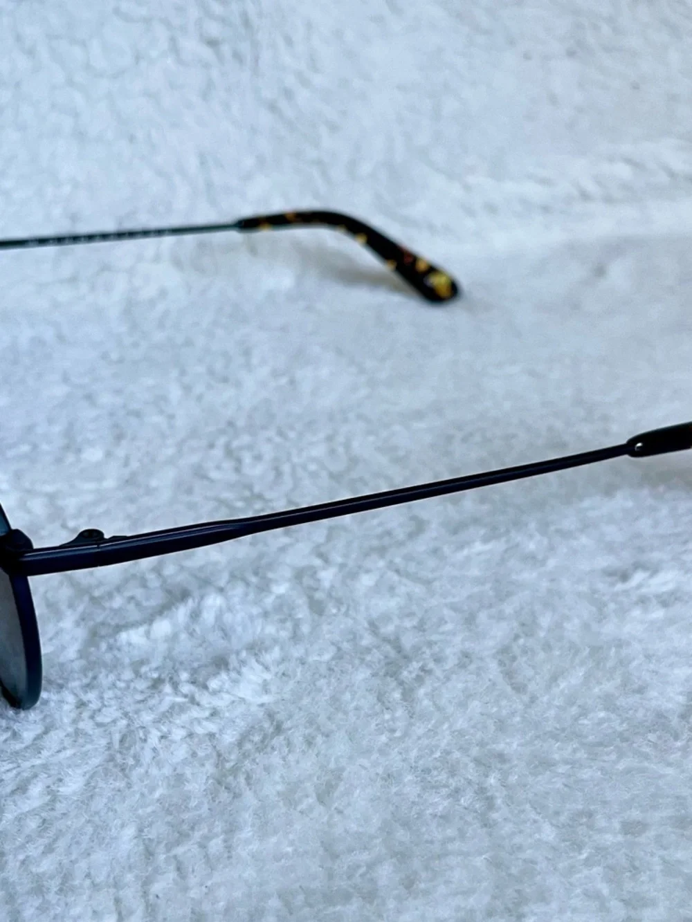 WONDERLAND INDIO Round Metal Frame Sunglasses in Black with Brown Lenses